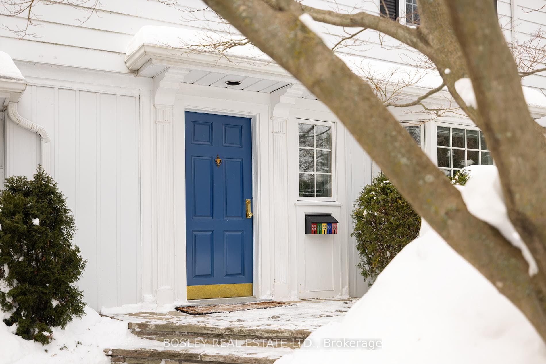 190 Bayview Heights Drive photo 1
