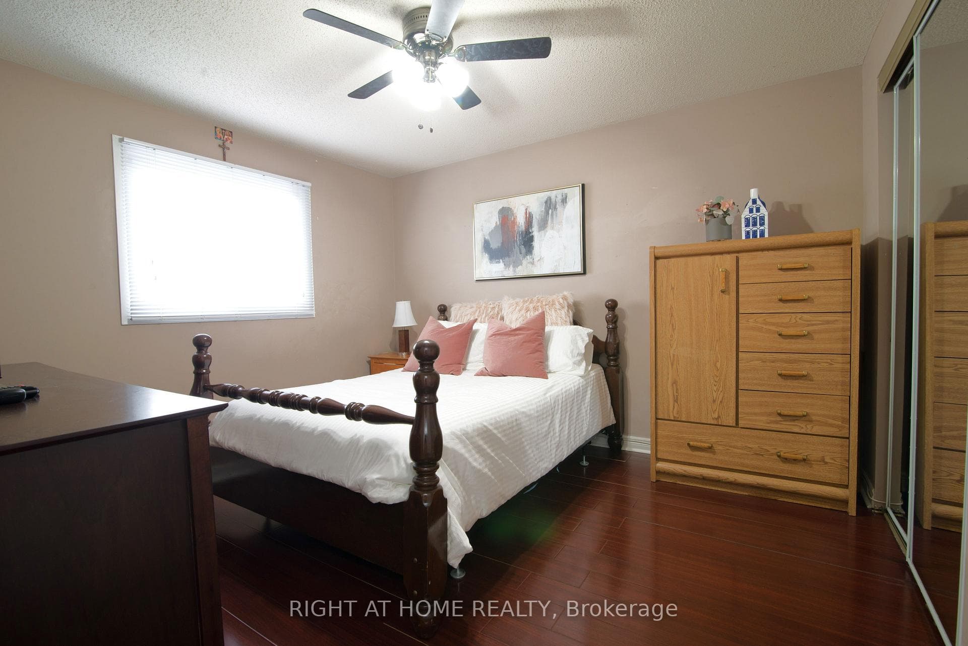 12 Knapton Avenue photo 20