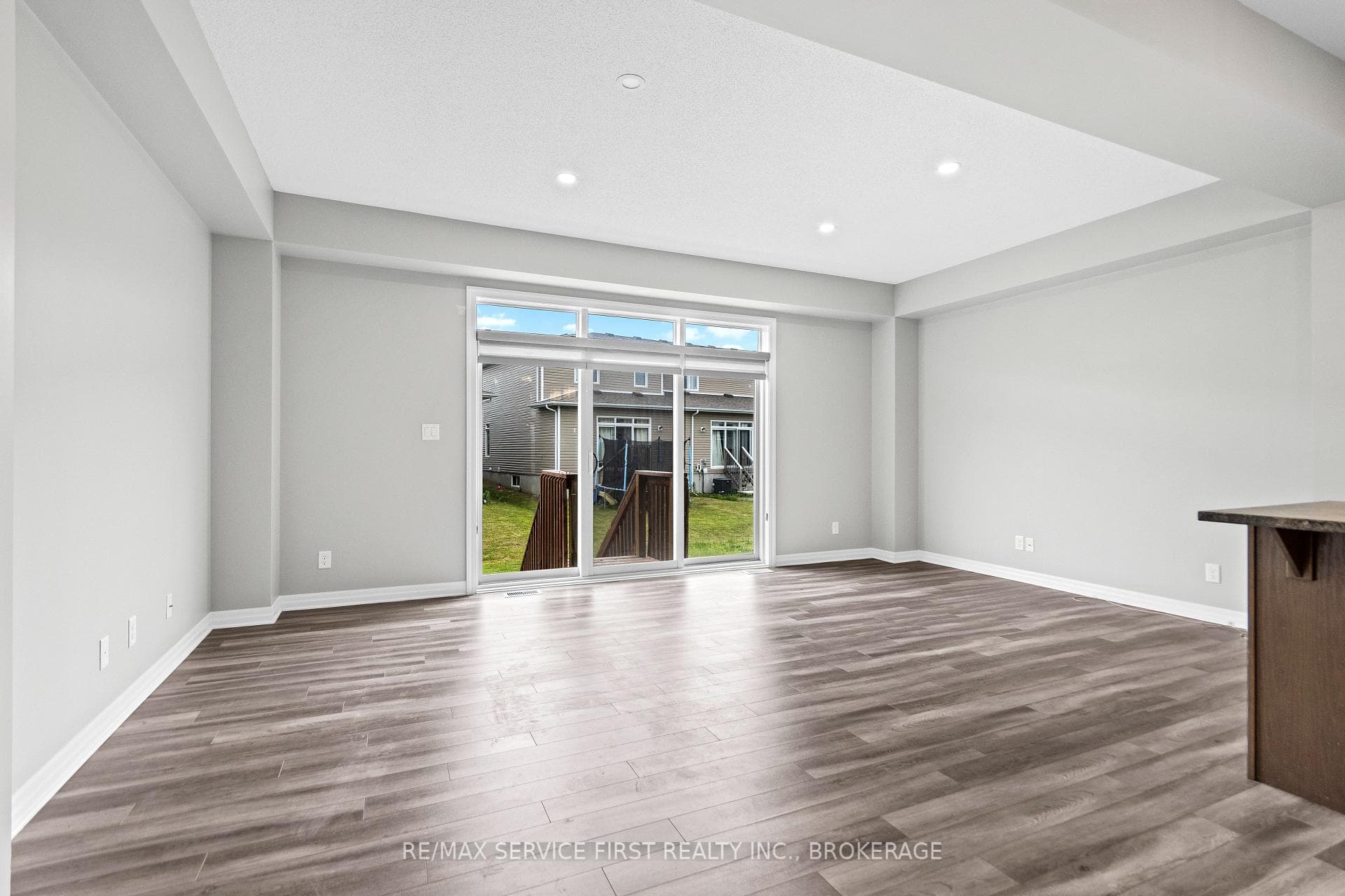 1373 Tremont Drive photo 7
