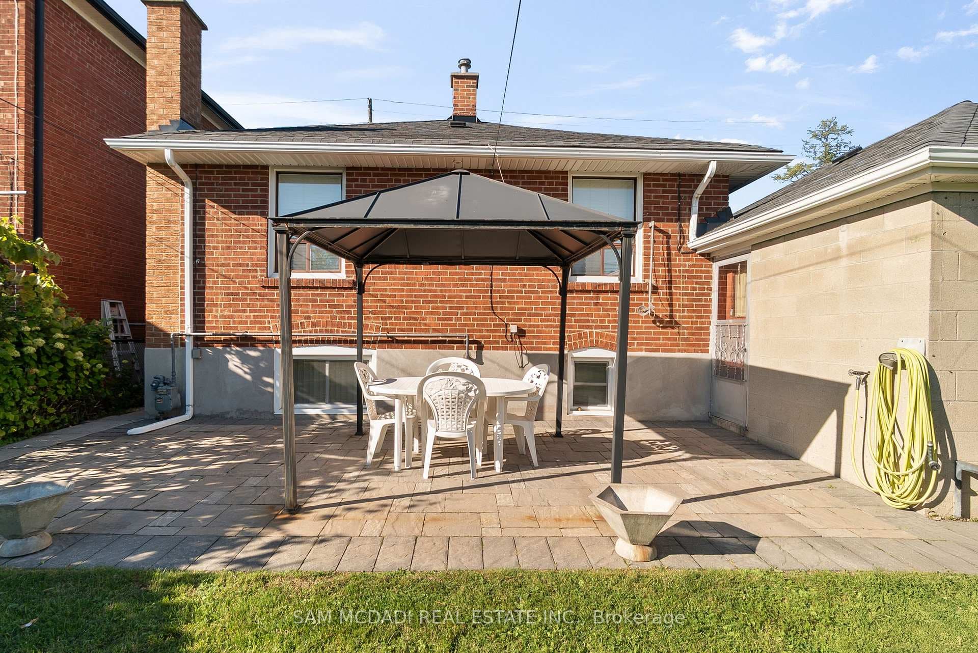 83 Evans Avenue photo 44