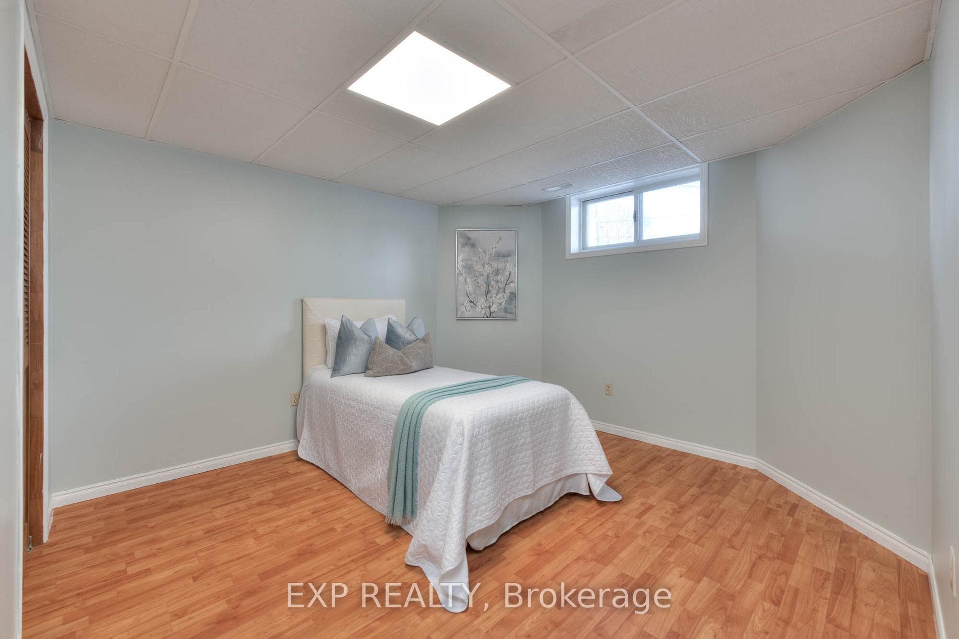 95 Dunedin Drive photo 32