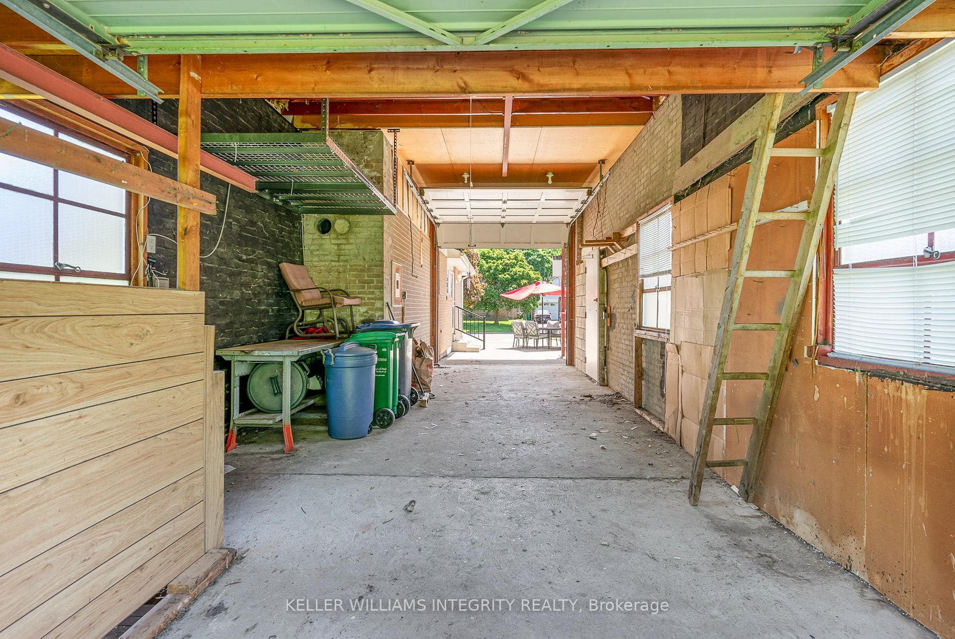 9 Drury Crescent photo 26