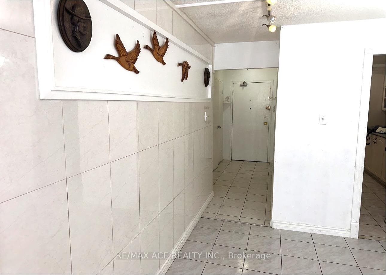 10 Tobermory Drive Unit 415 photo 14