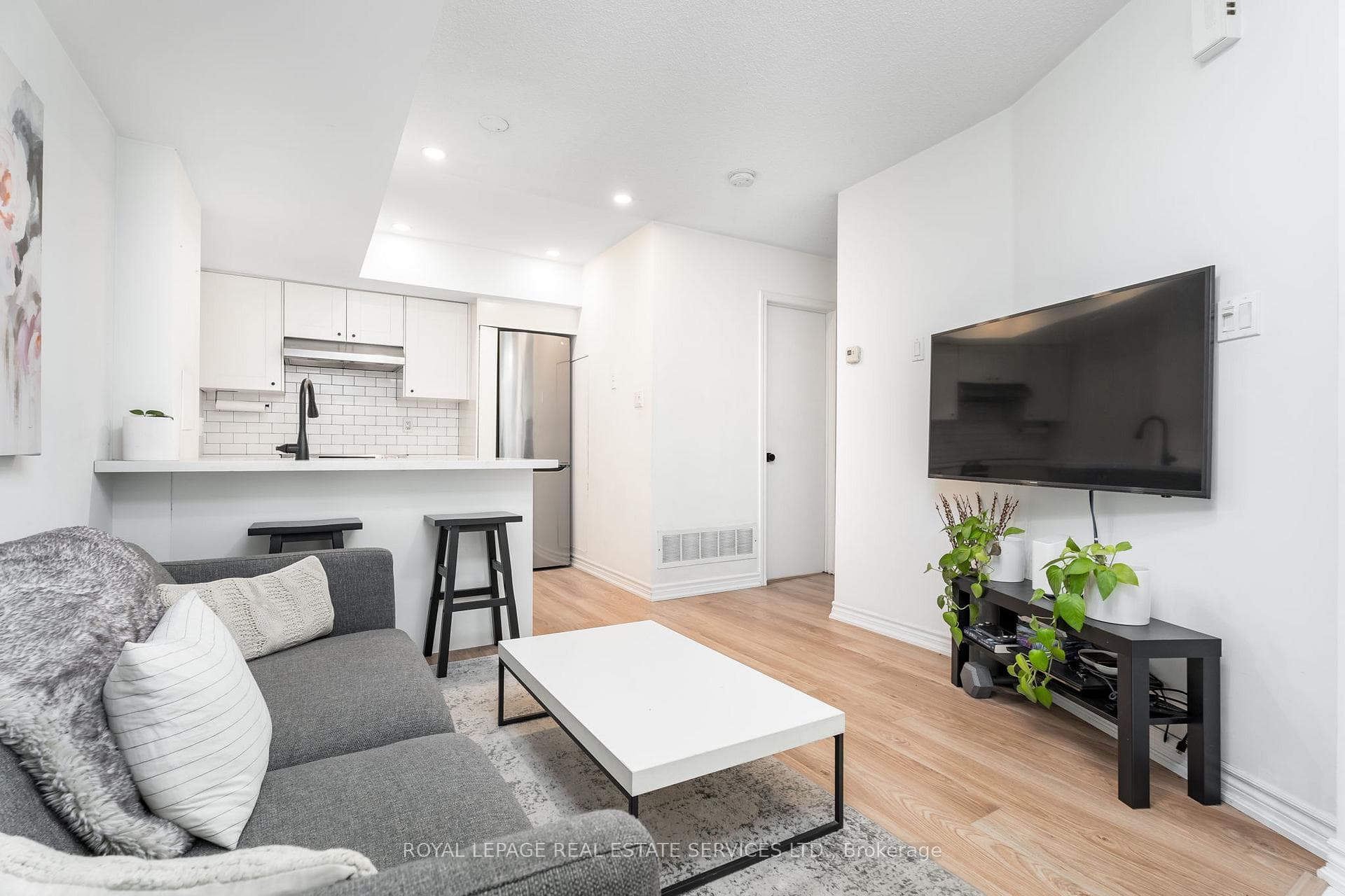 11 Niagara Street Unit 32 photo 8