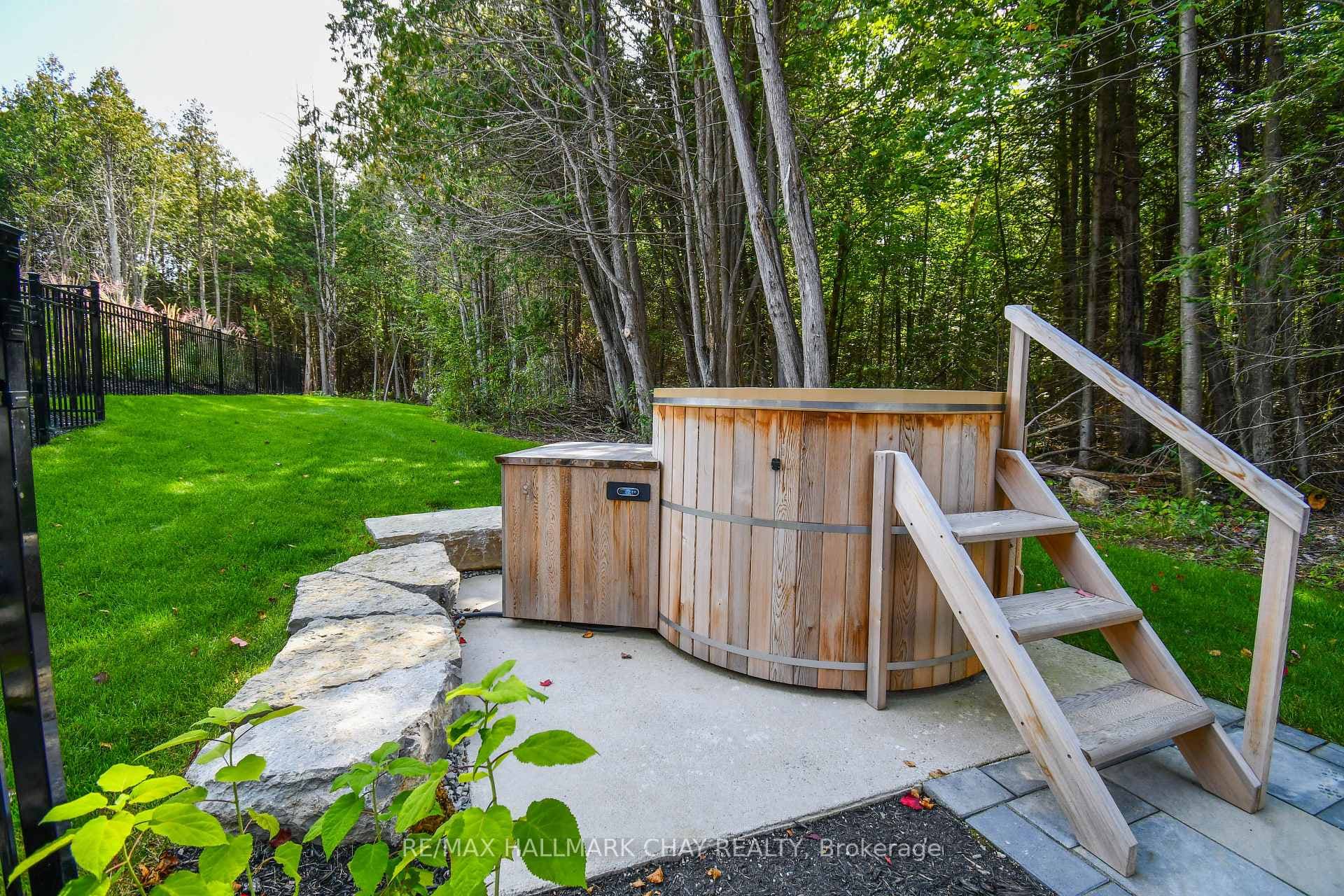 Electric heated cedar hot tub