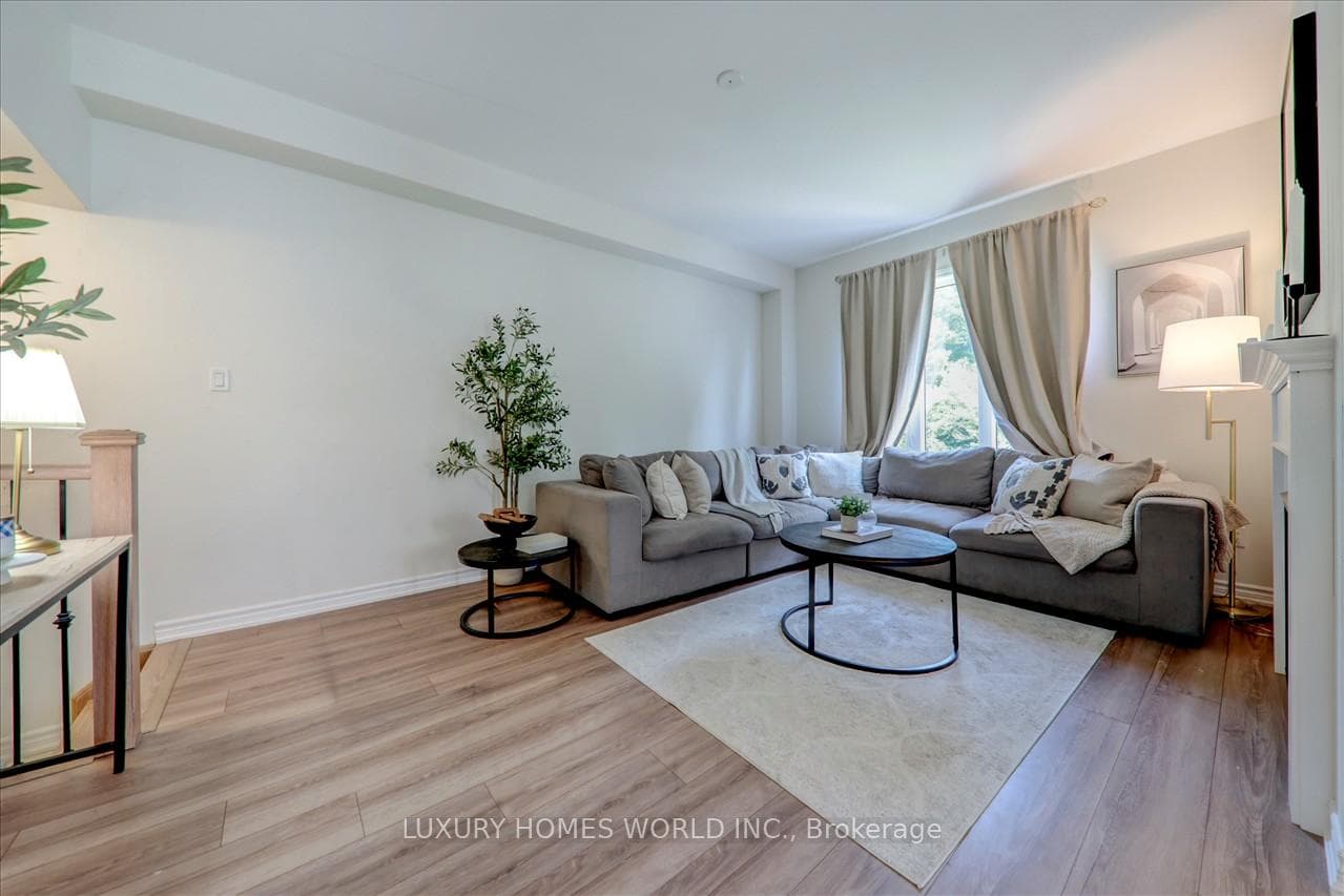 85 Hickling Lane photo 15