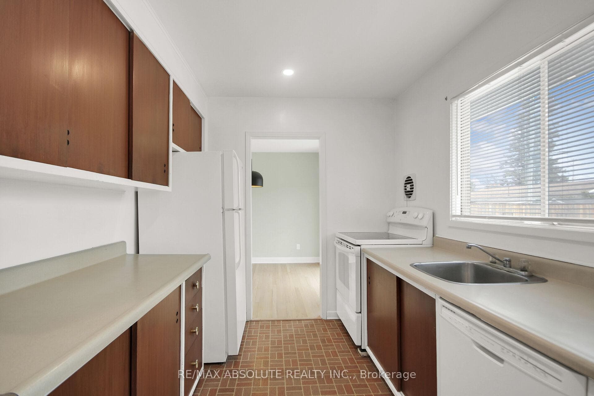 60 Foothills Drive photo 19