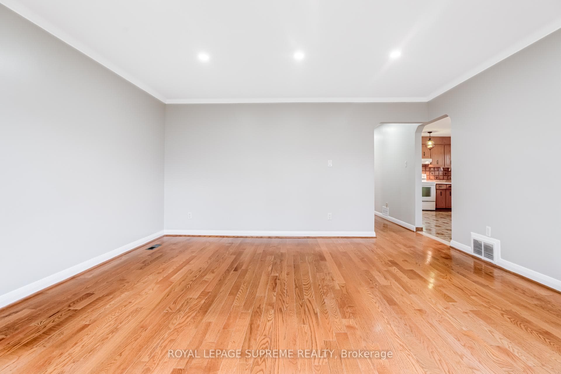 133 Downsview Avenue Unit Main photo 13