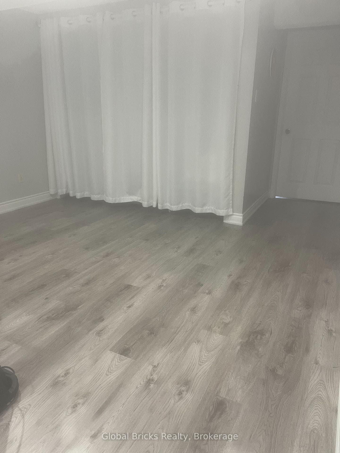4596 Bay Villa Avenue photo 7