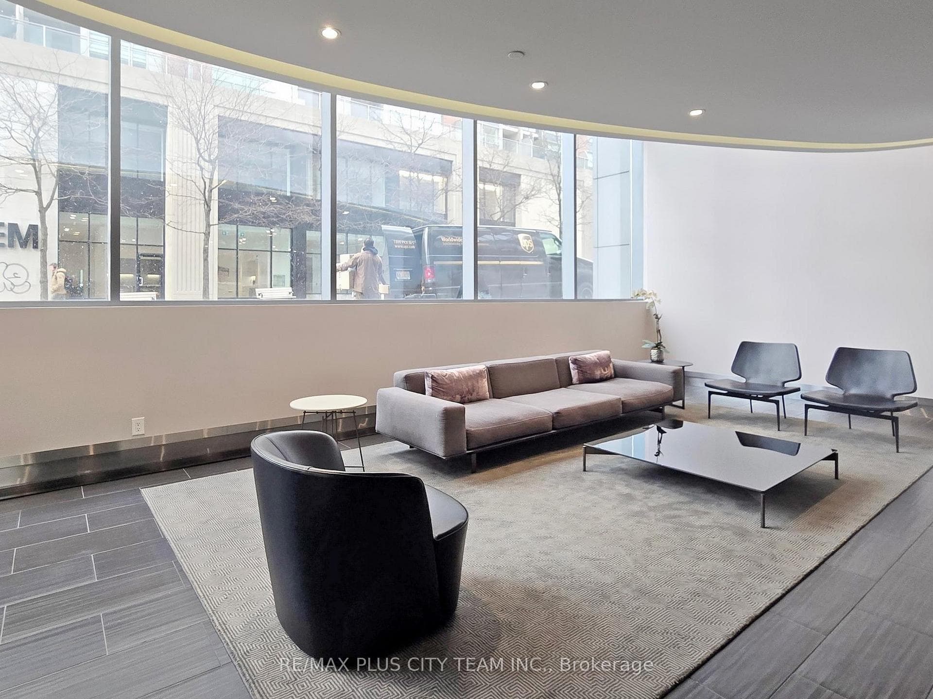 1815 Yonge Street Unit 909 photo 25