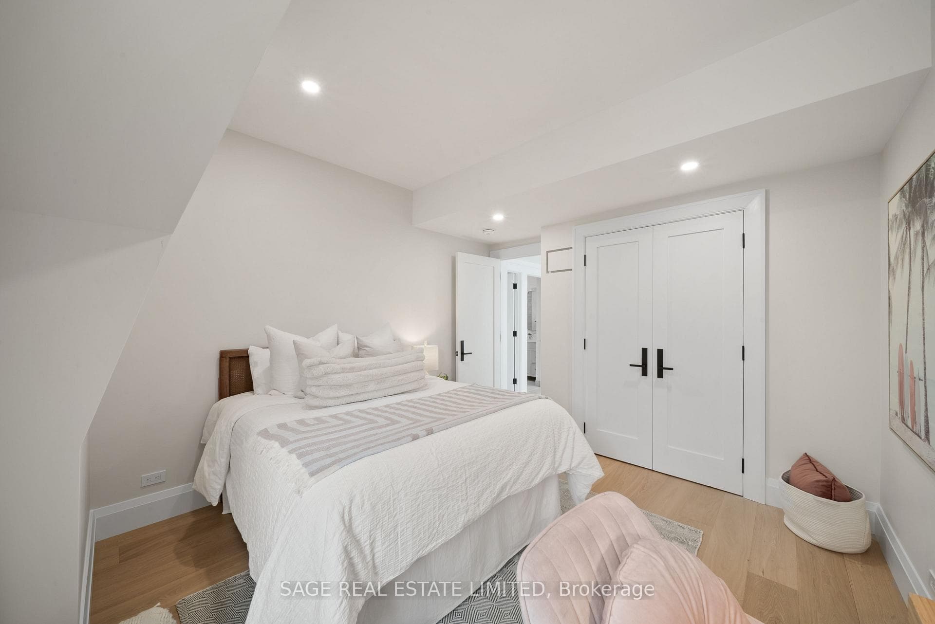 116 Lee Avenue photo 29