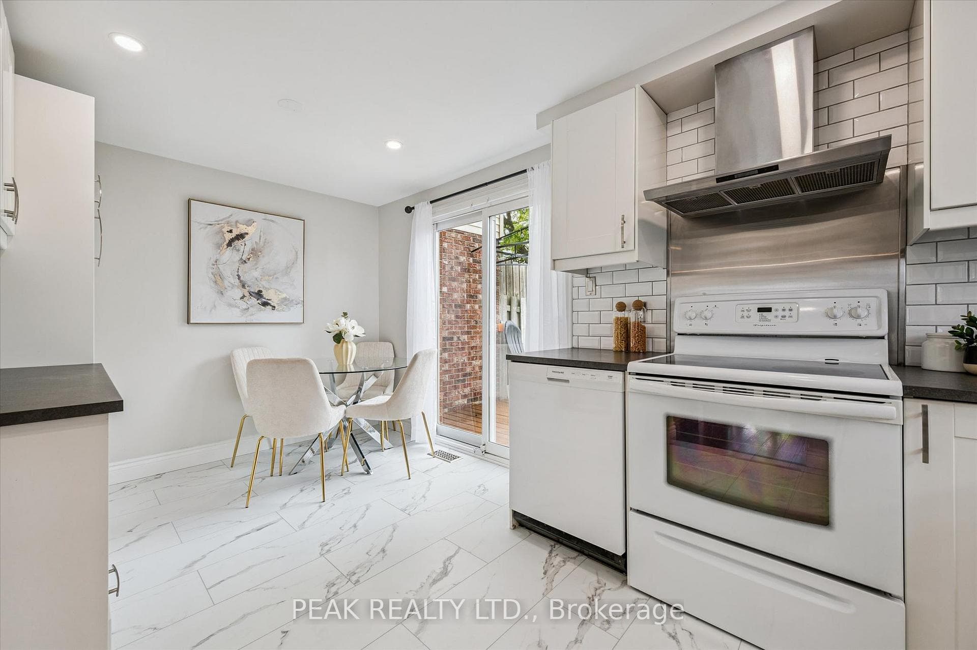694 Highpoint Avenue Unit B photo 9