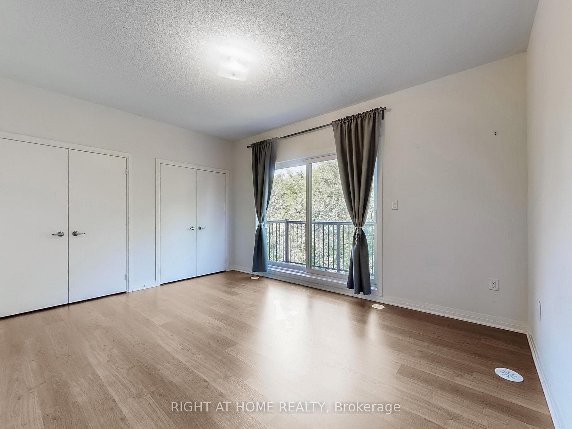 82 Arianna Crescent photo 17
