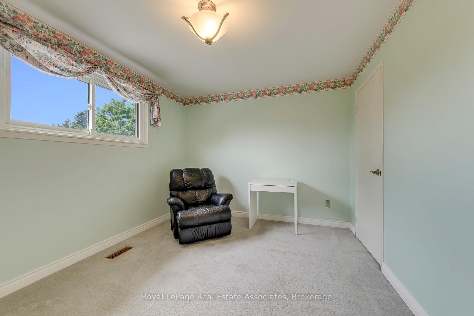 30 Marlow Place photo 28