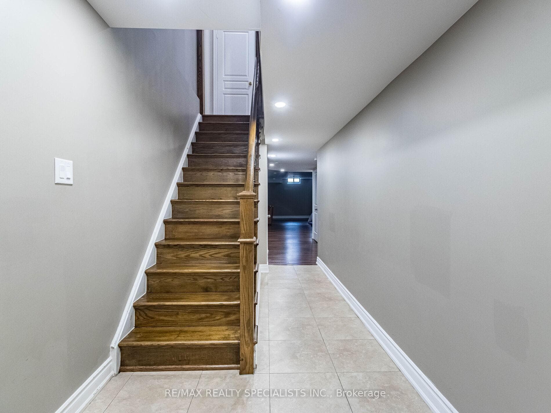 182 Hansard Drive photo 29
