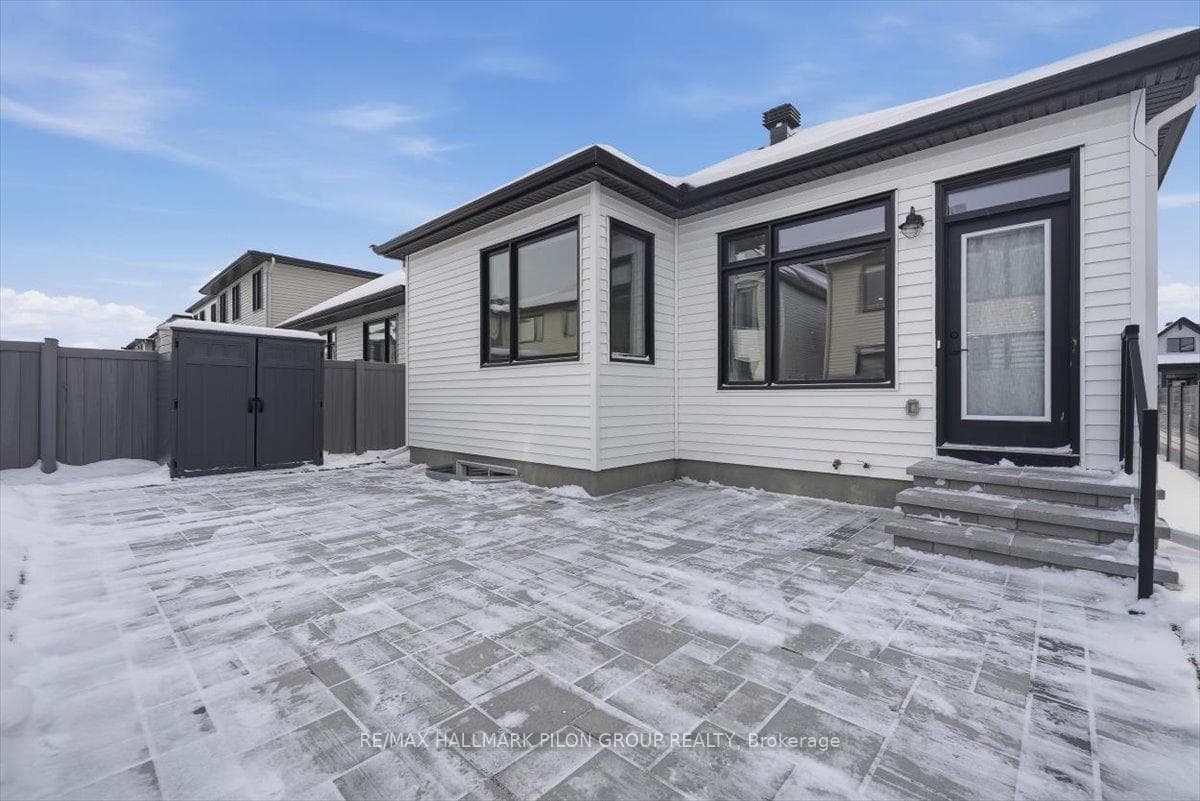 296 Cornice Street photo 23