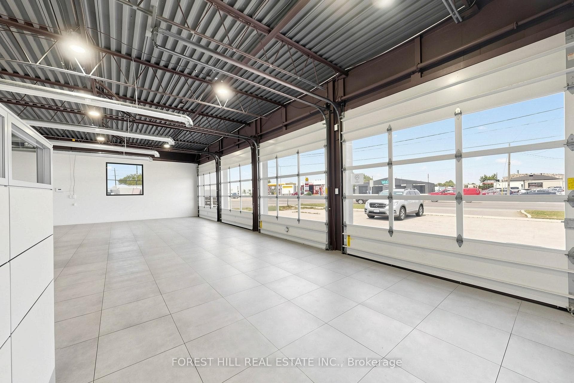 1502 Speers Road photo 7