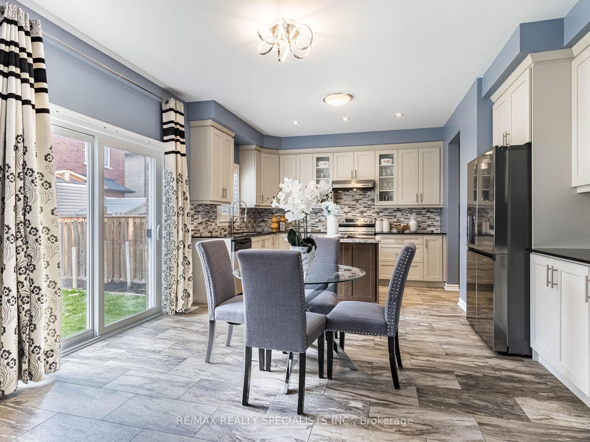Breakfast Room