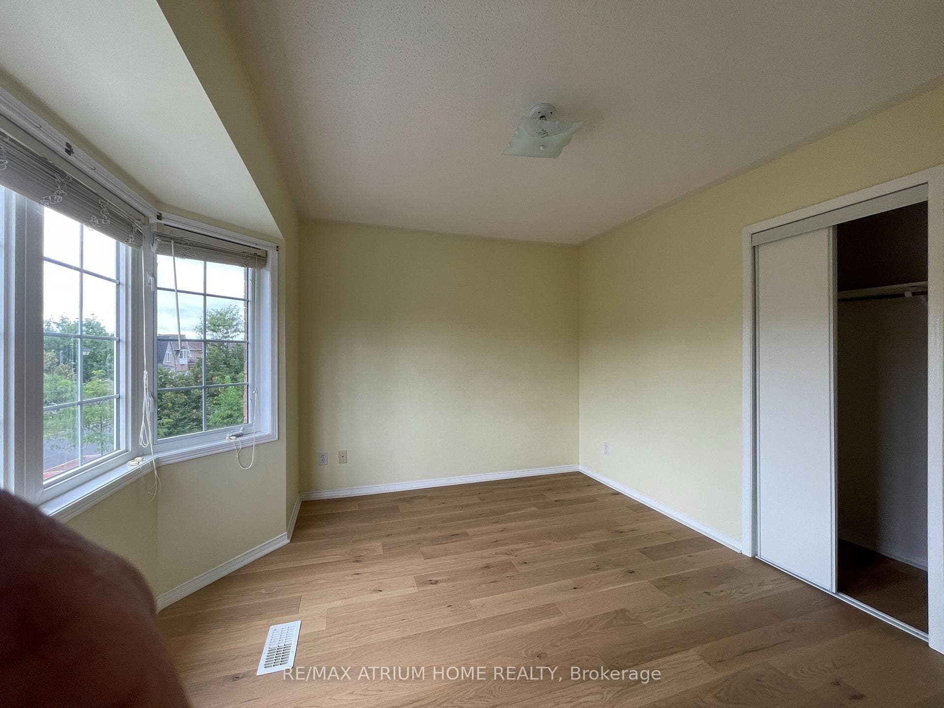 37 Lucien Street photo 10