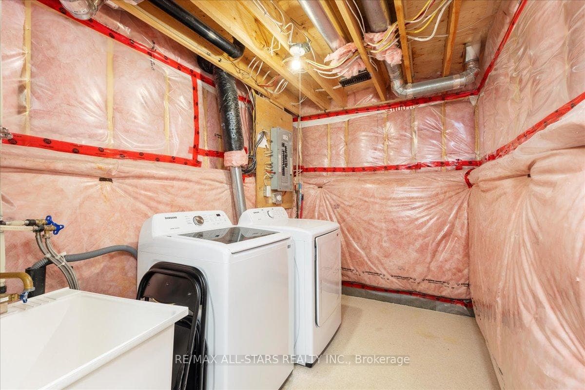 81 Douglas Drive photo 27