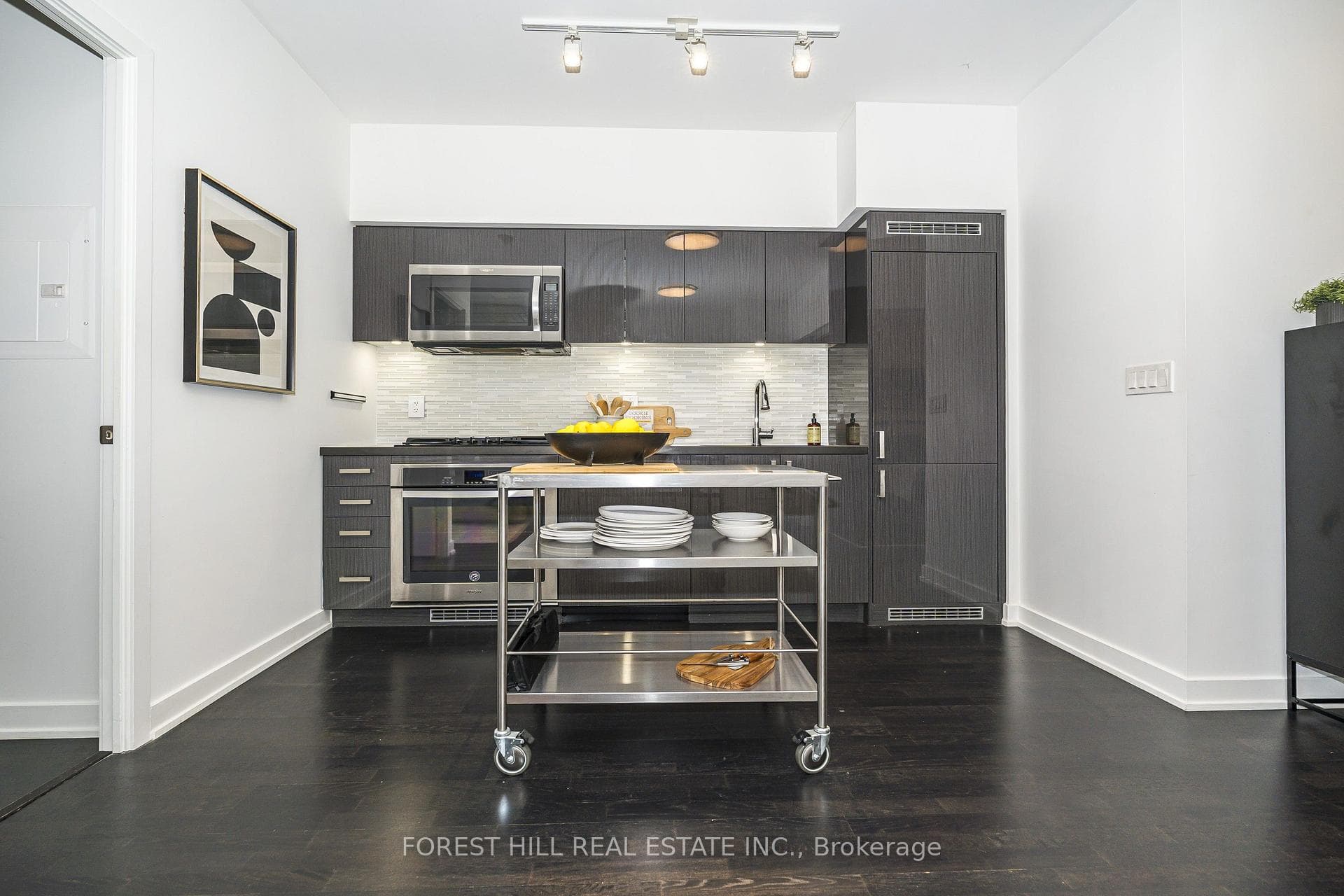 501 St Clair Avenue Unit 202 photo 8