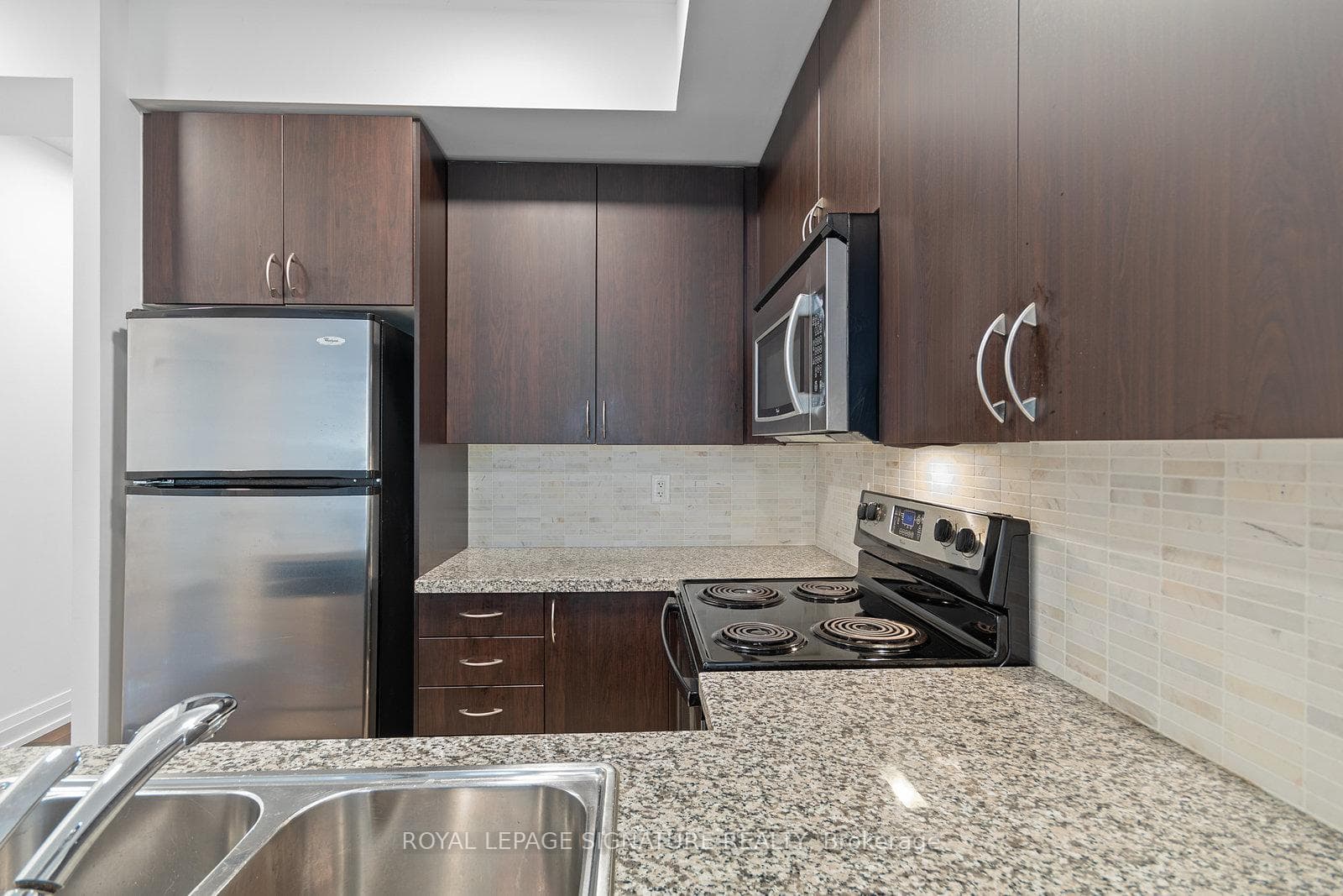 1060 Sheppard Avenue Unit 303 photo 6