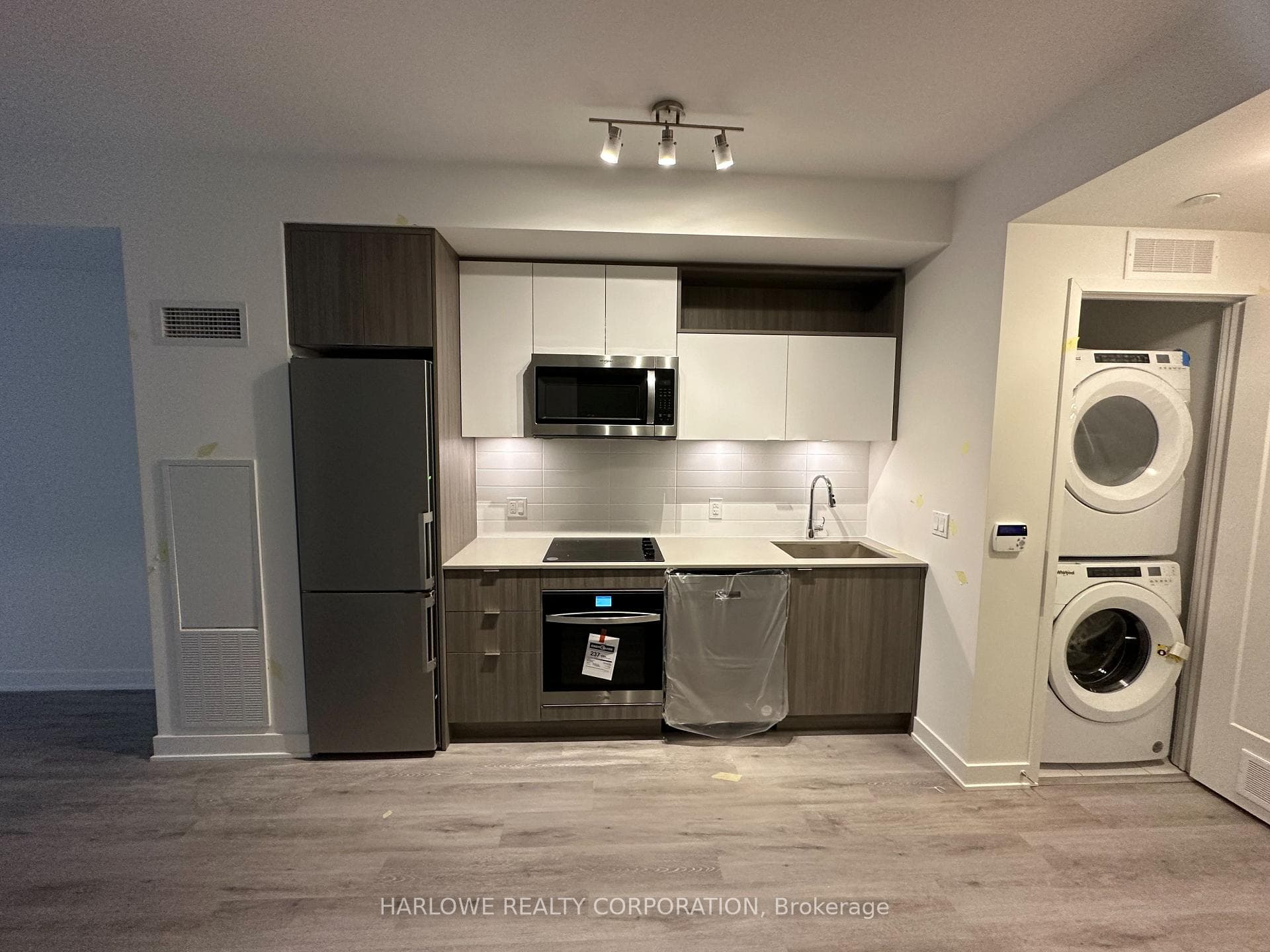 70 Princess Street Unit 1431 E photo 2