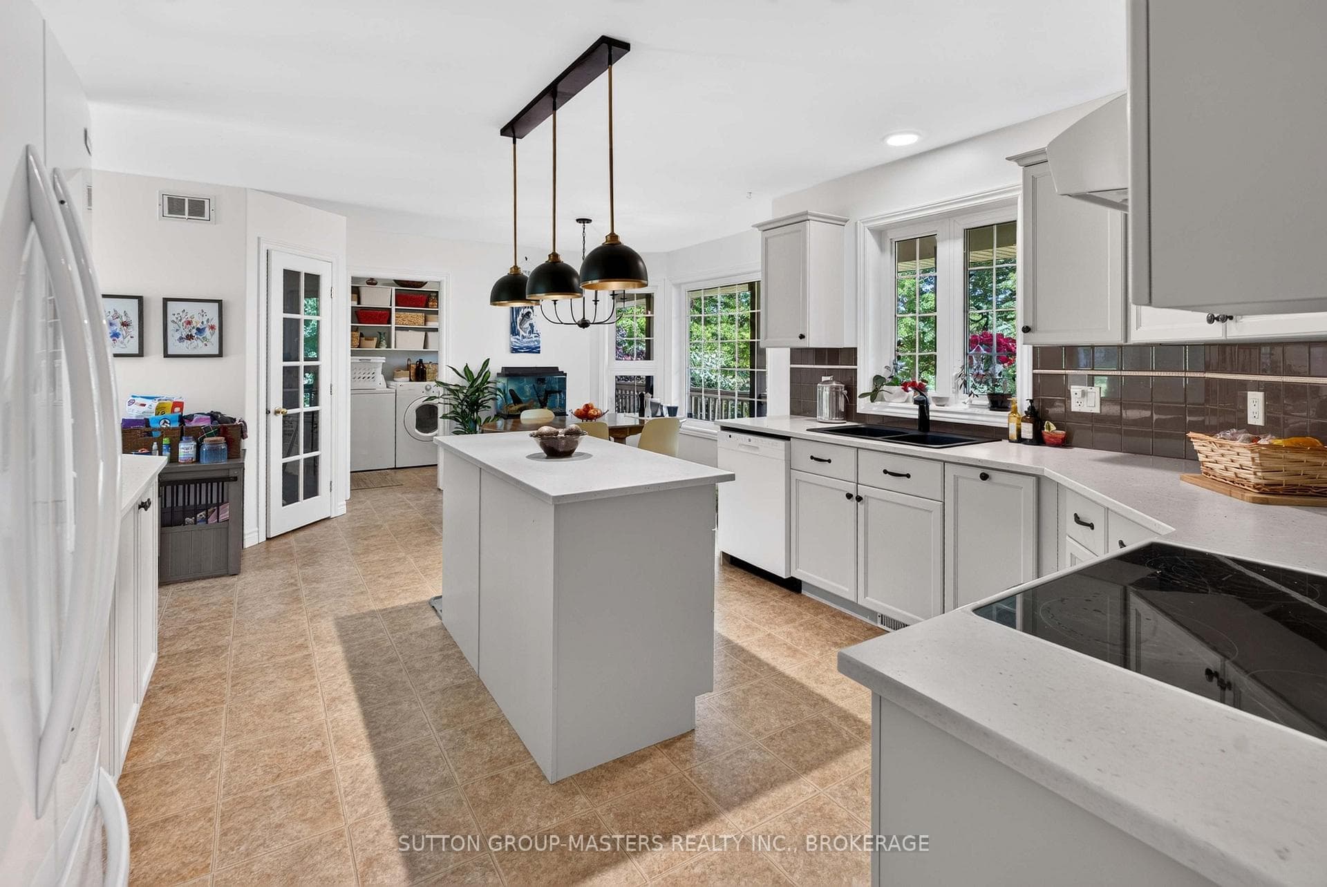 710 Maple Road photo 25