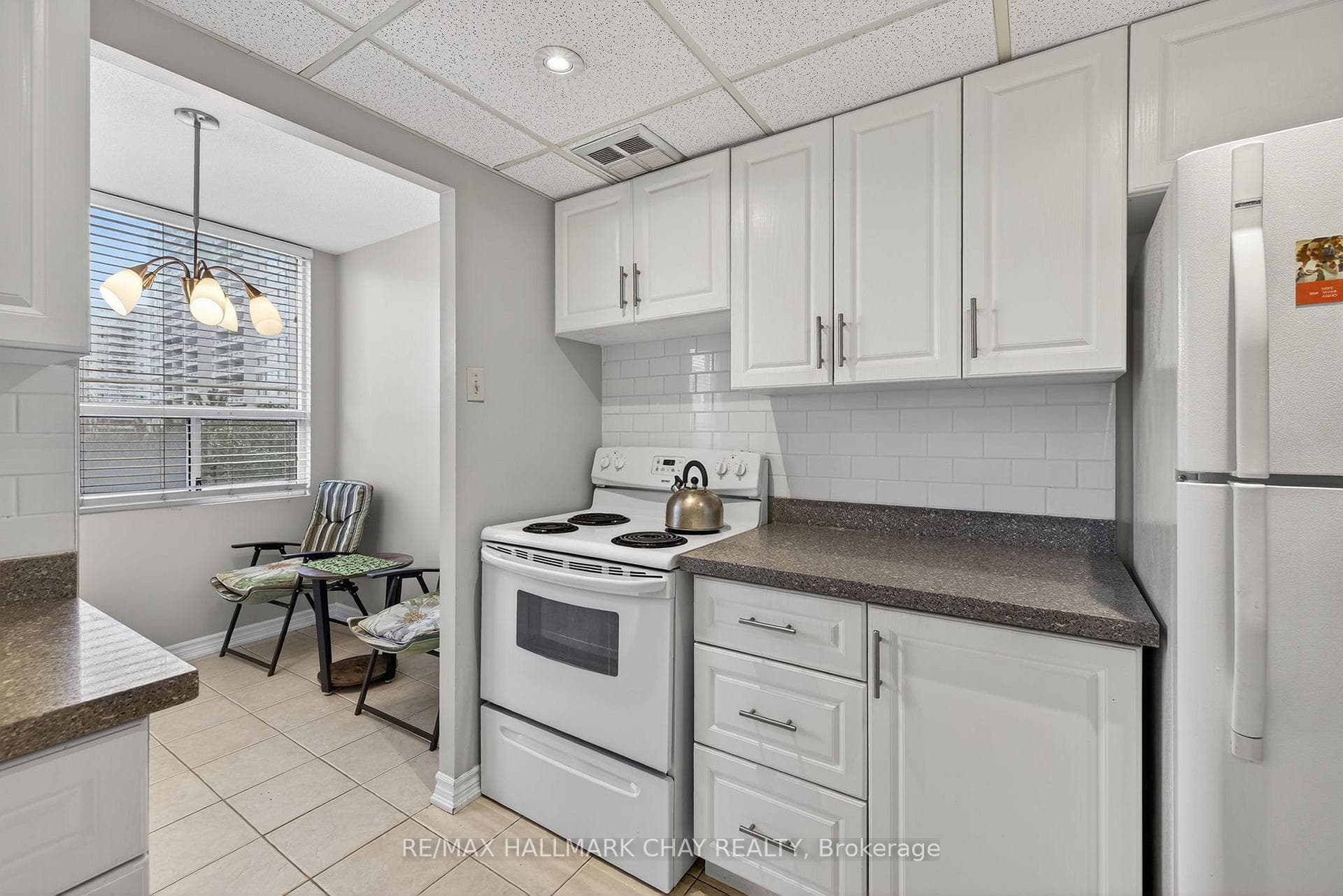 3650 Kaneff Crescent Unit 501 photo 13