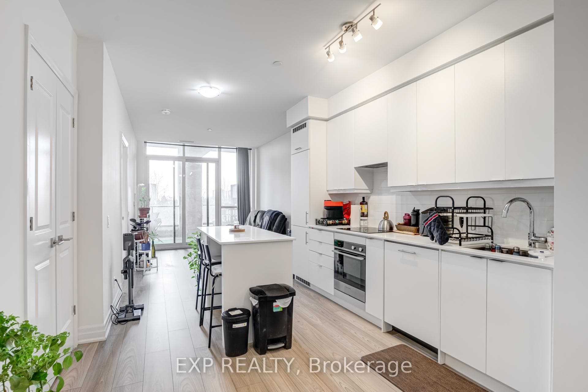 36 Elm Drive Unit 203 photo 6