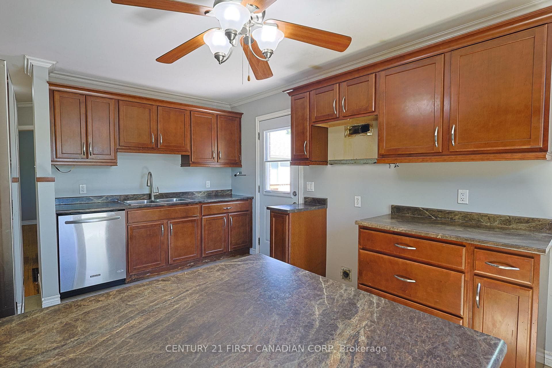 1218 Hamilton Road photo 8