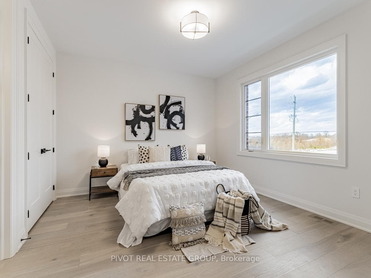 5 Rowe Street photo 29