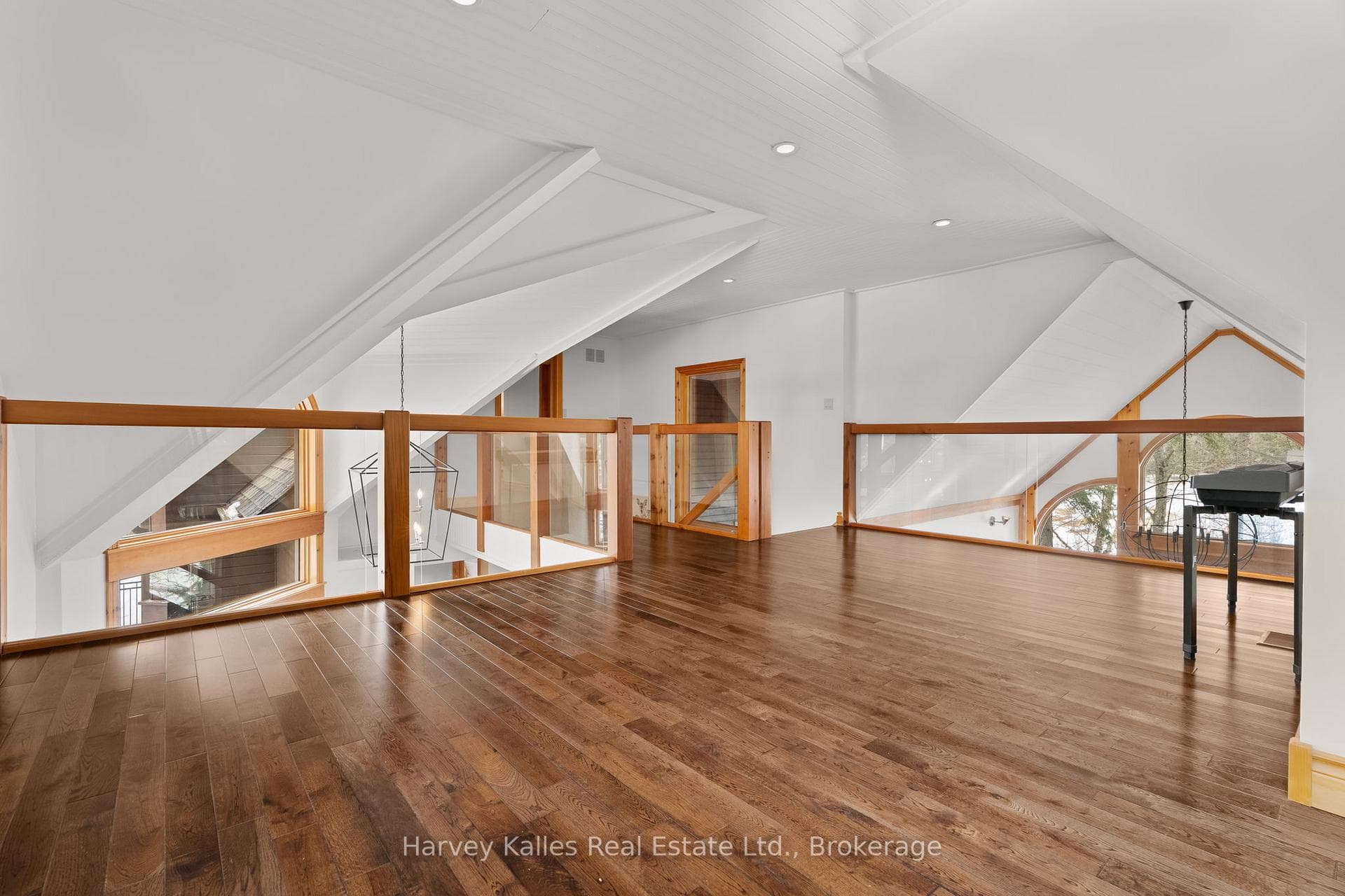 55 Clubhouse Drive photo 26