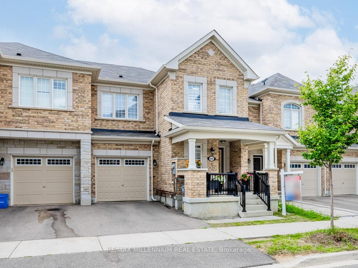 640 Laking Terrace photo 2