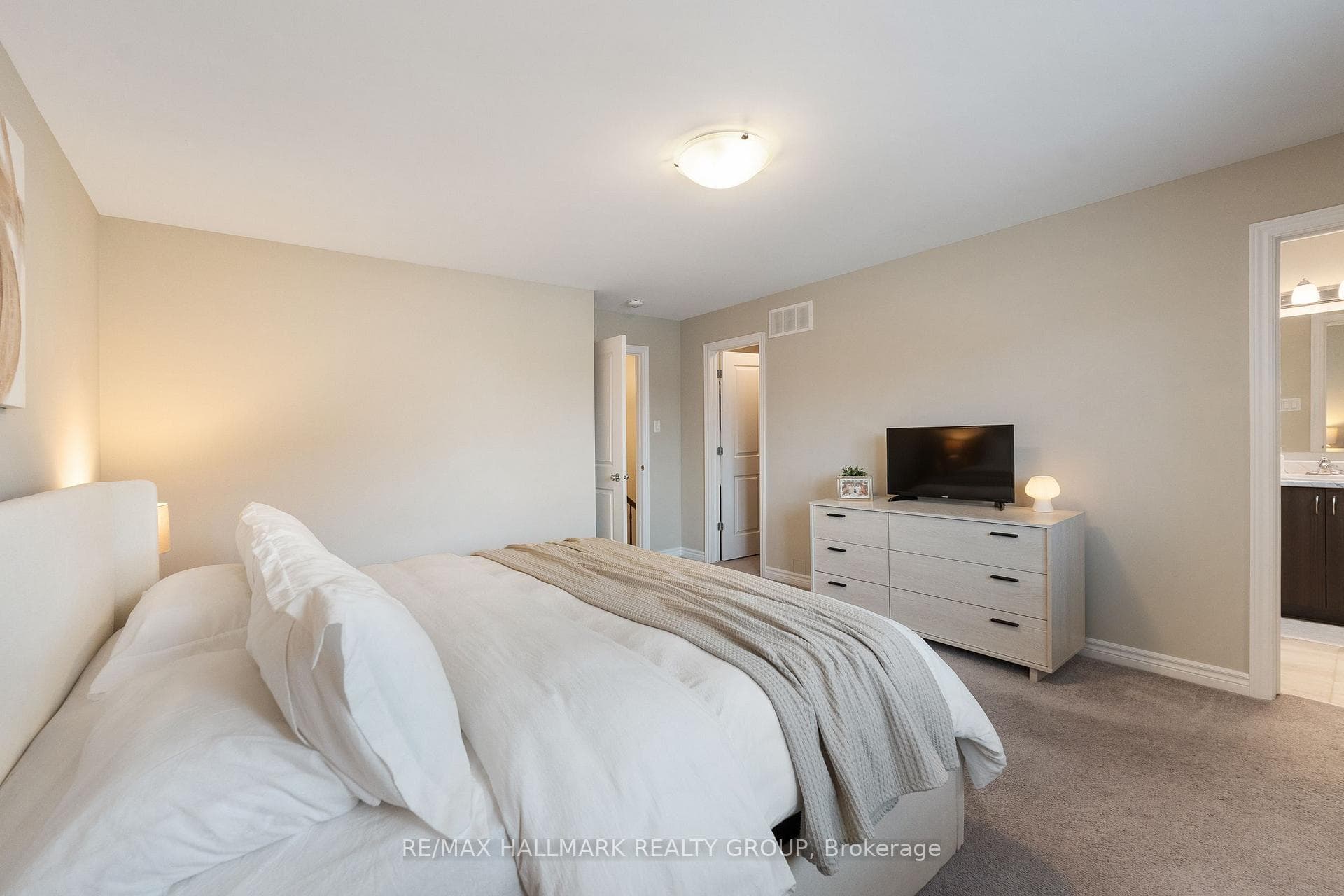 110 Vendome Street photo 19