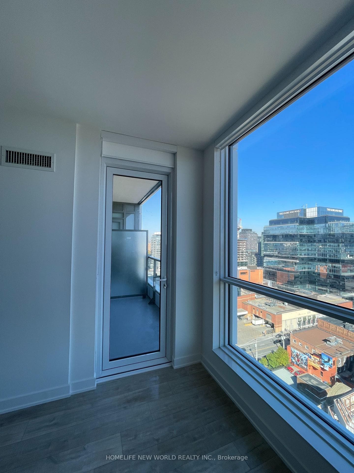 70 Princess Street Unit 1711 photo 4