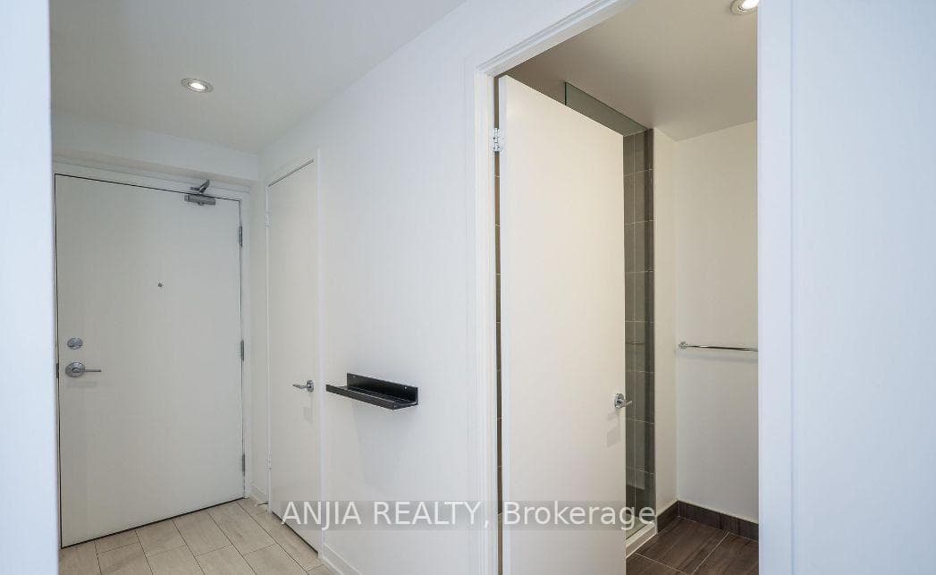 898 Portage Parkway Unit 2206 photo 5
