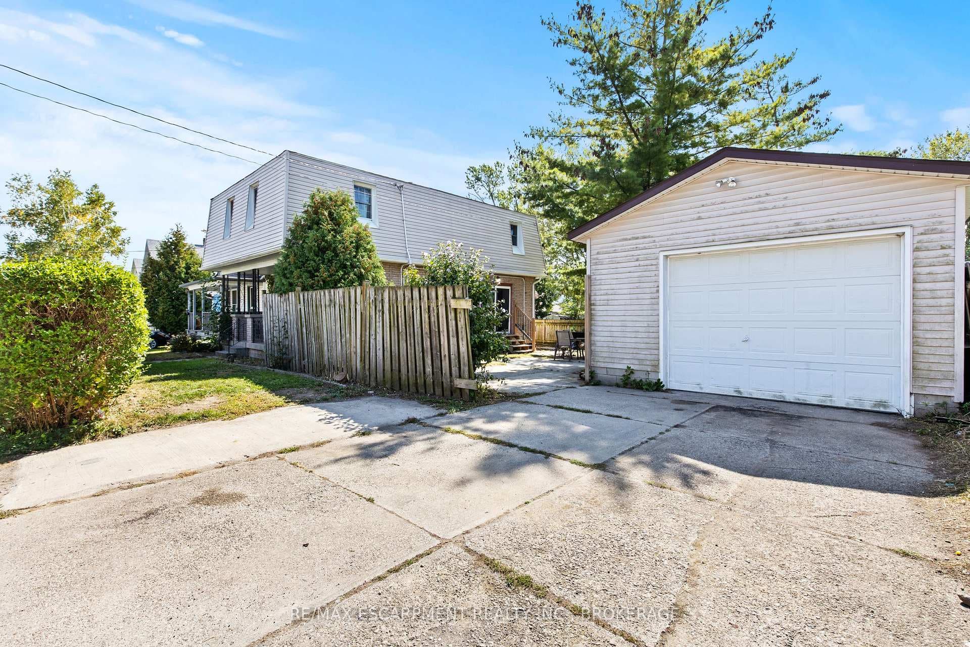 15 MCCORMICK Street photo 33