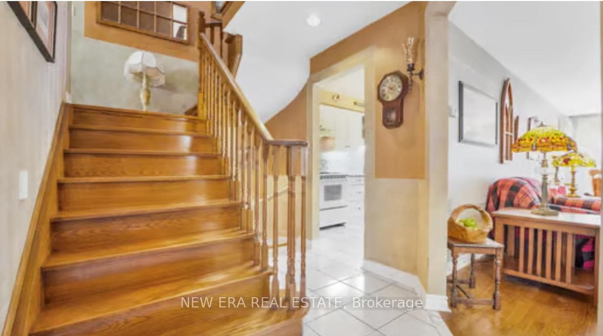 31 Lansbury Court photo 6