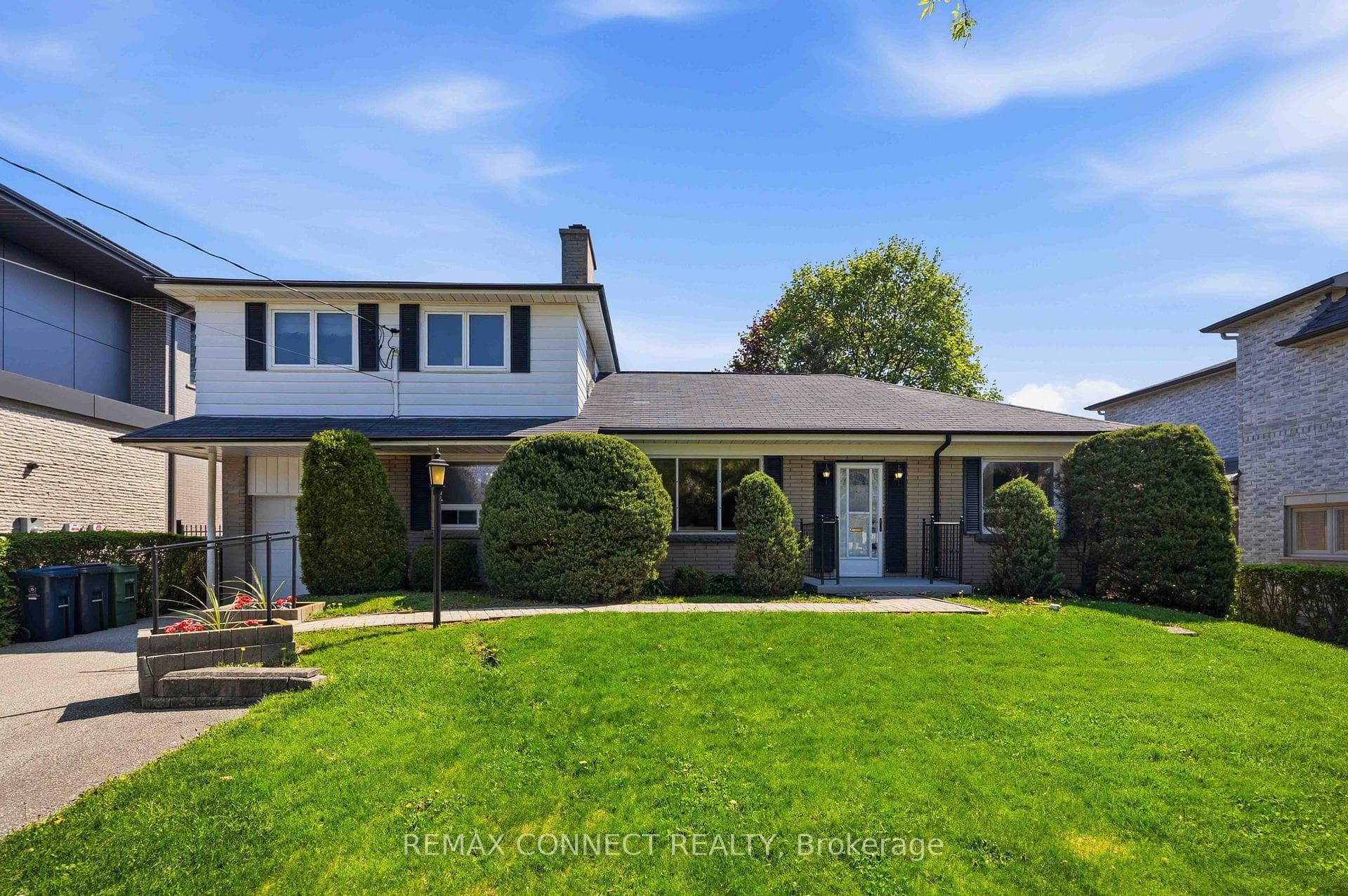 107 Fairglen Avenue photo 2