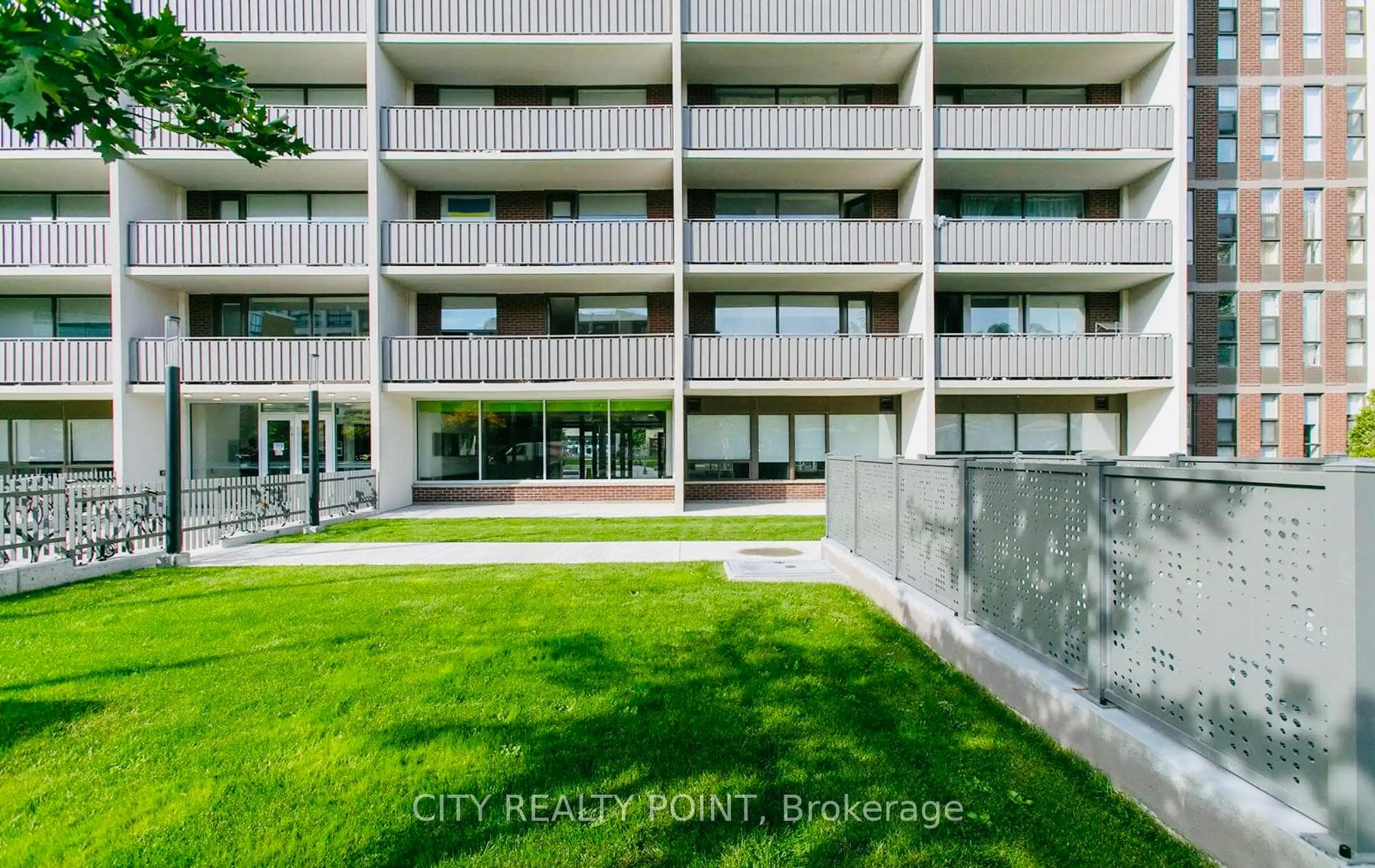 666 Spadina Avenue Unit PH10 photo 22