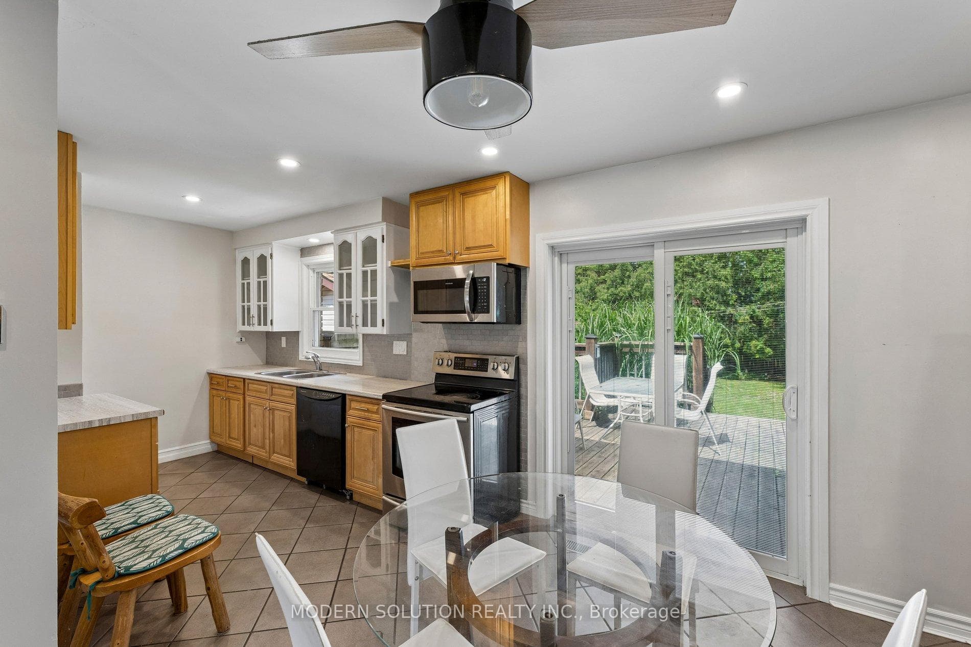 61 Godfrey Drive photo 11