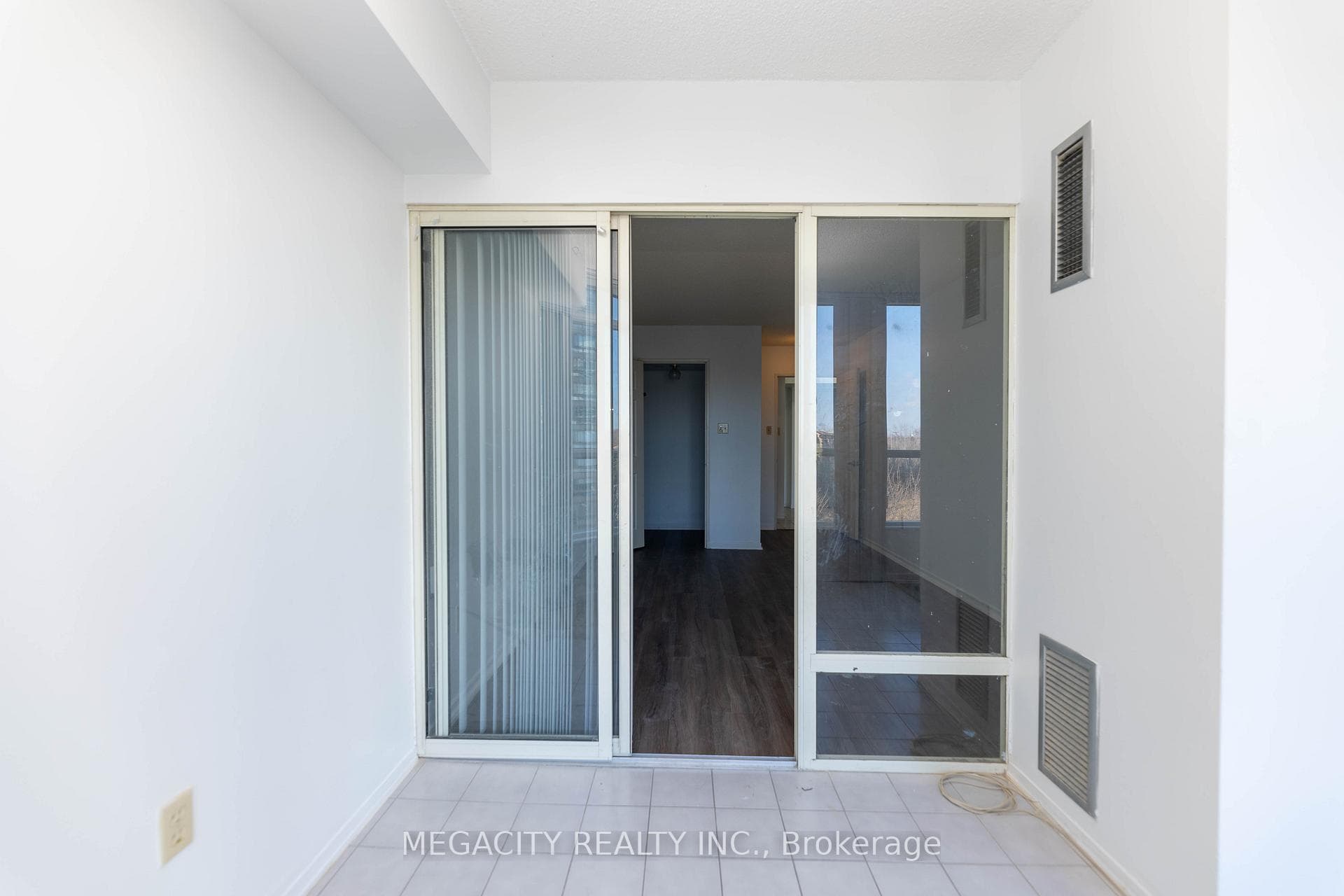 3231 Eglinton Avenue Unit 501 photo 23