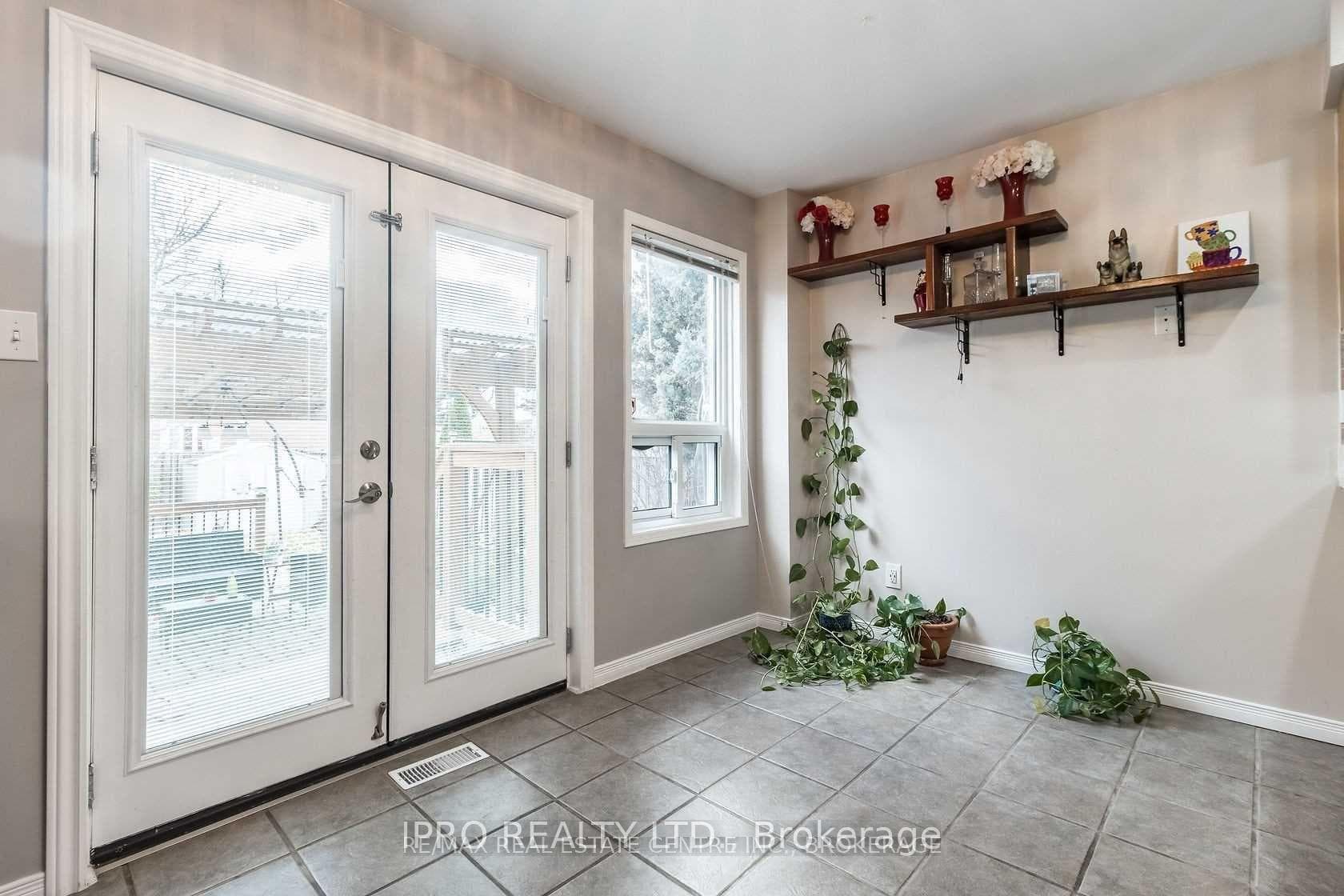 40 Muirland Crescent photo 11