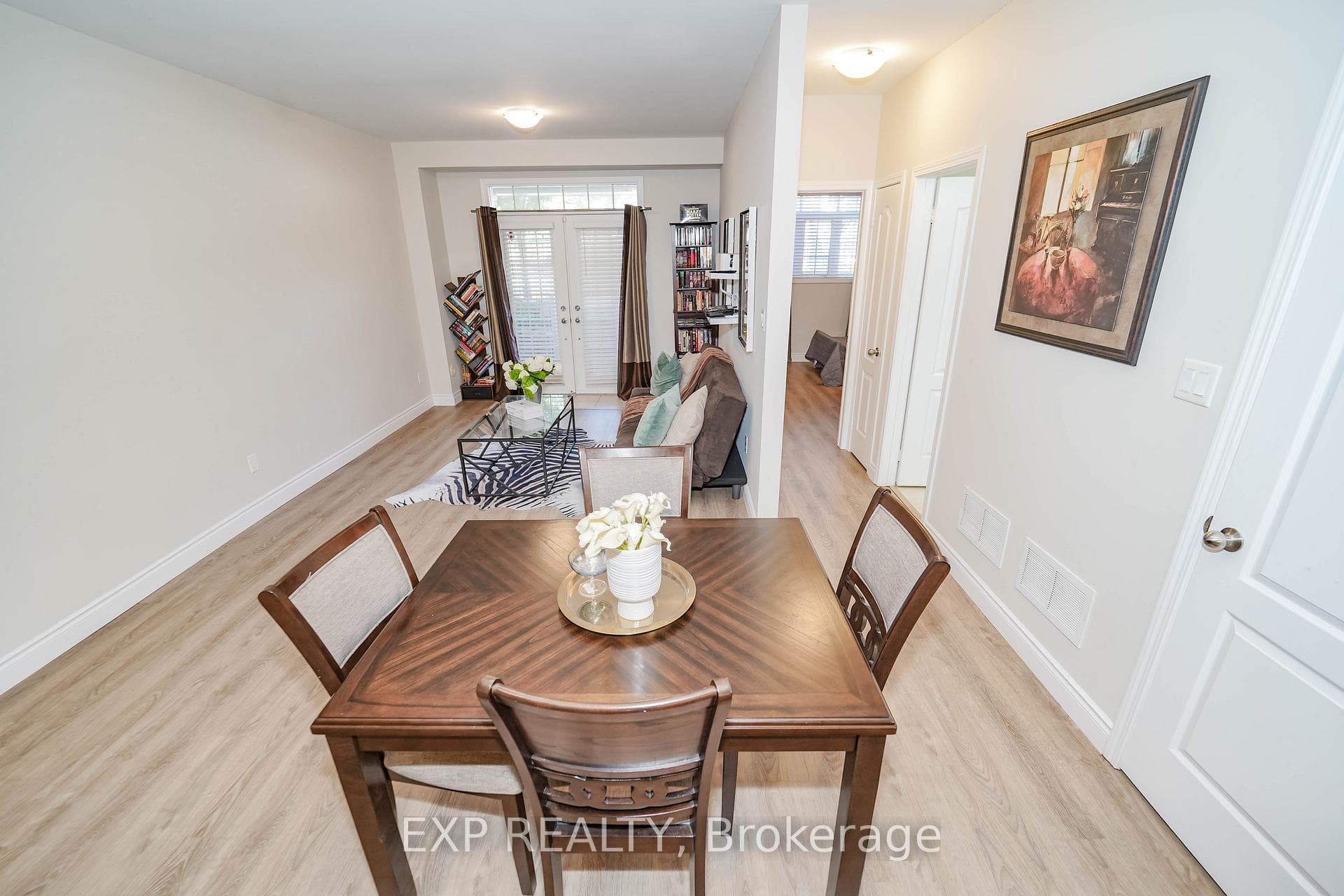 8 Lovegrove Lane photo 11