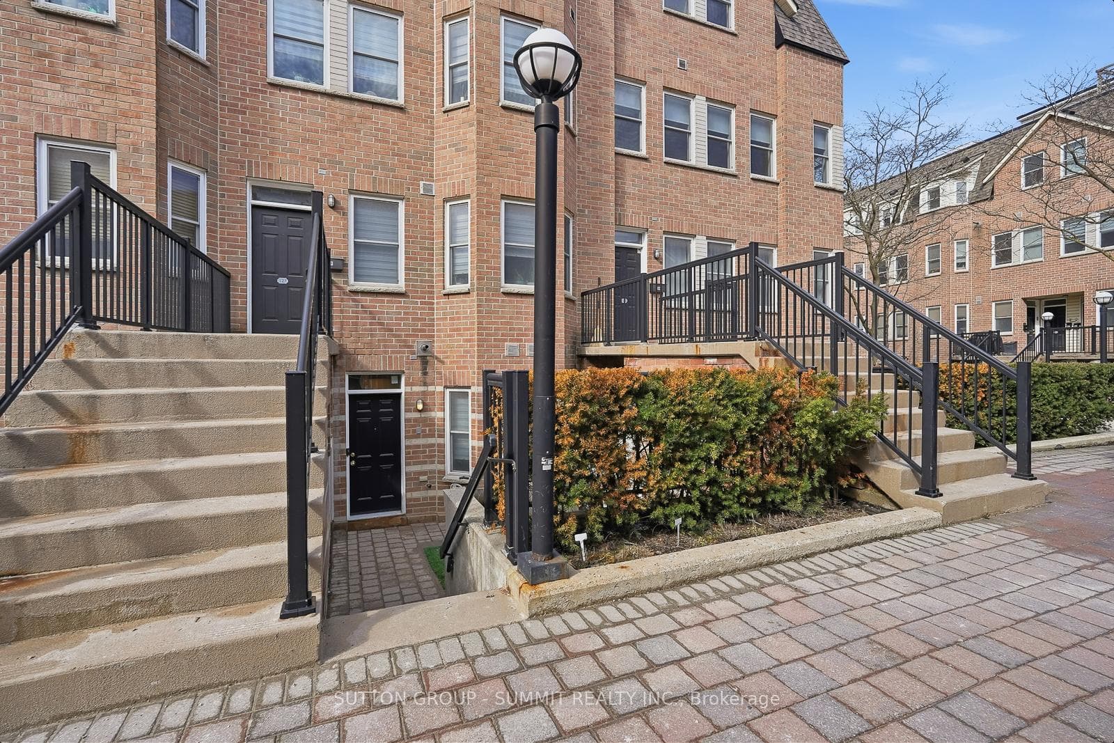 760 LAWRENCE Avenue Unit 126 photo 35