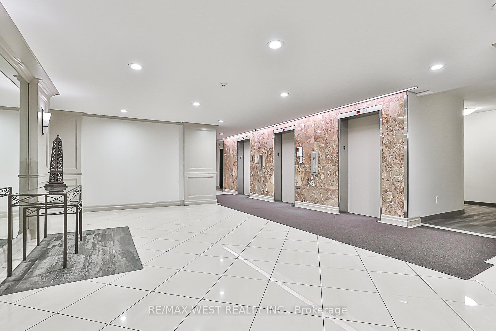 1900 Sheppard Avenue Unit 1809 photo 3