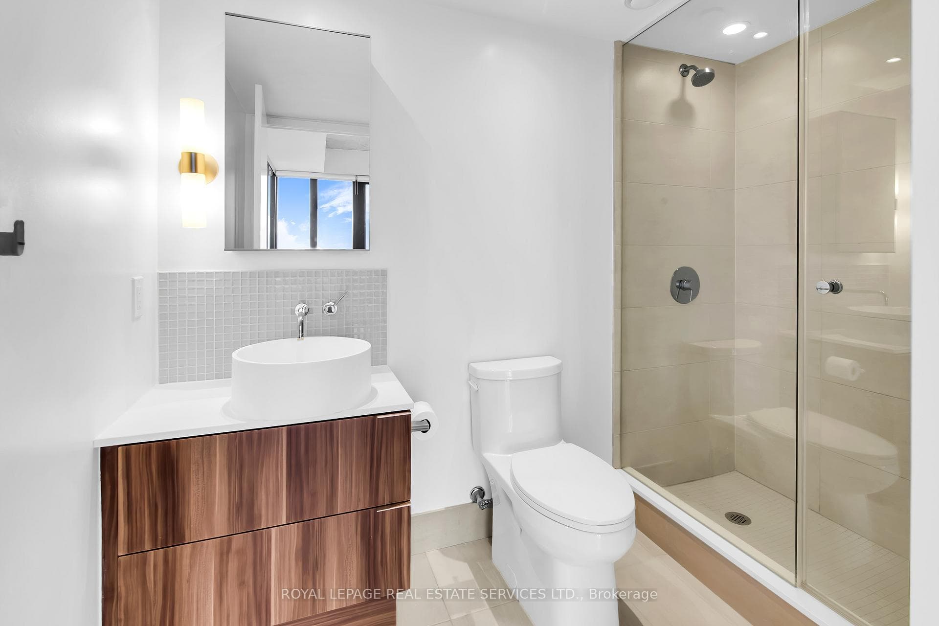 185 Roehampton Avenue Unit 2509 photo 23