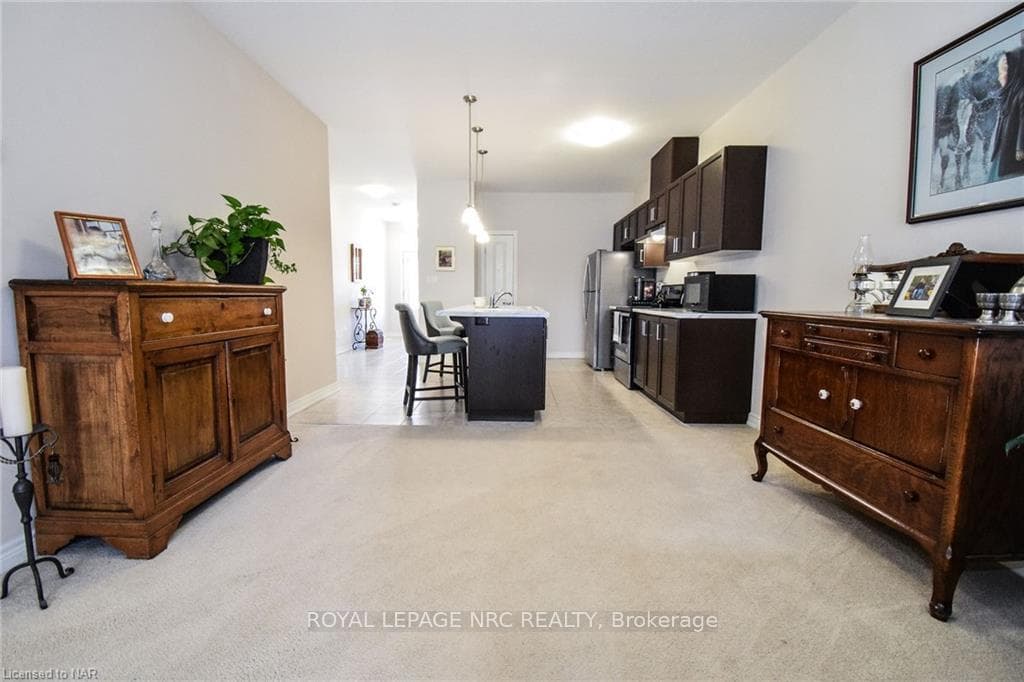 16 ELLIS Avenue photo 16