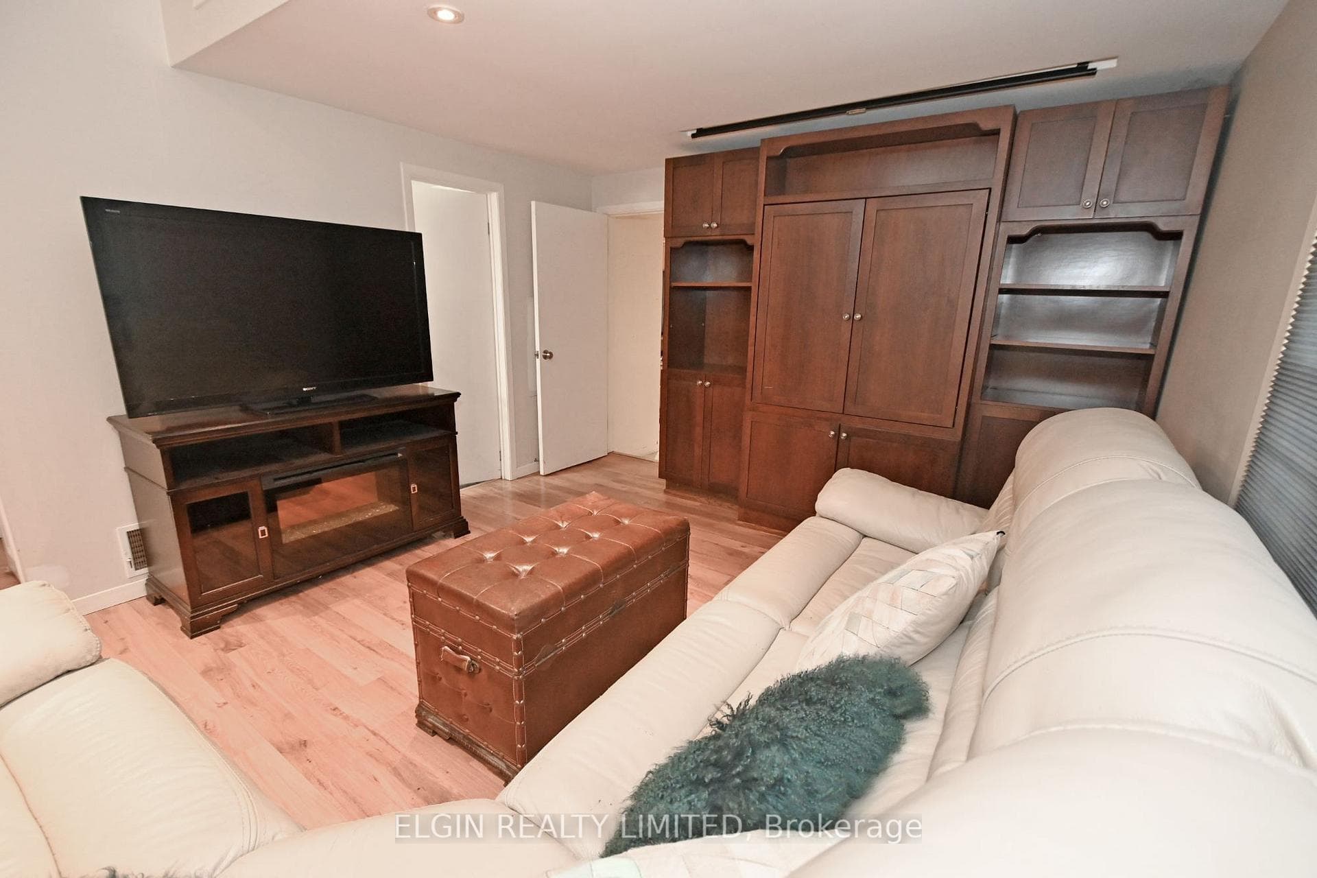 3197 LINDLEY Street photo 7